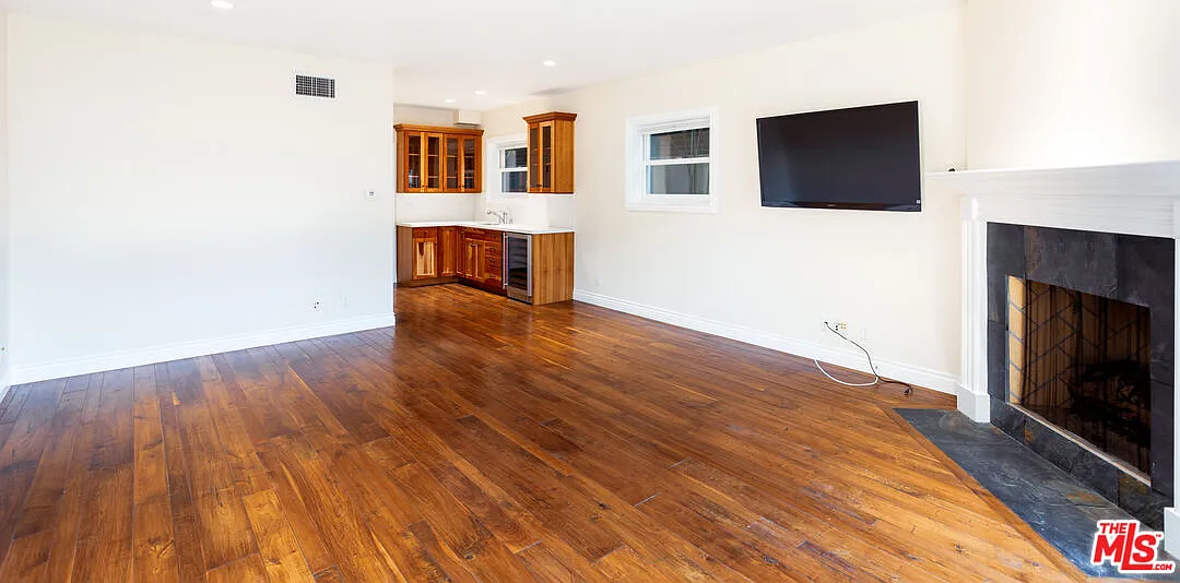 4 bed, 6.0 bath, 3807 sqft, $16,500 — Photo 4