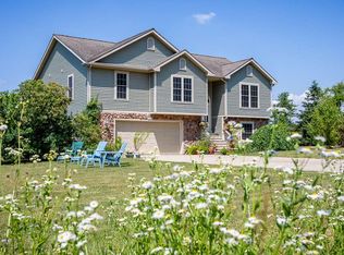 8201 Pheasant Ridge Rd, Brooklyn, MI 49230