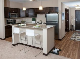 Oaks Station Place, Minneapolis, MN 55406