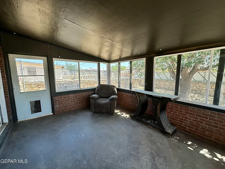 10336 Windsor Dr — Photo 15
