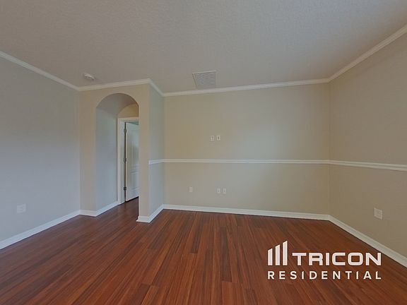 2nd image of 4904 Pall Mall St E