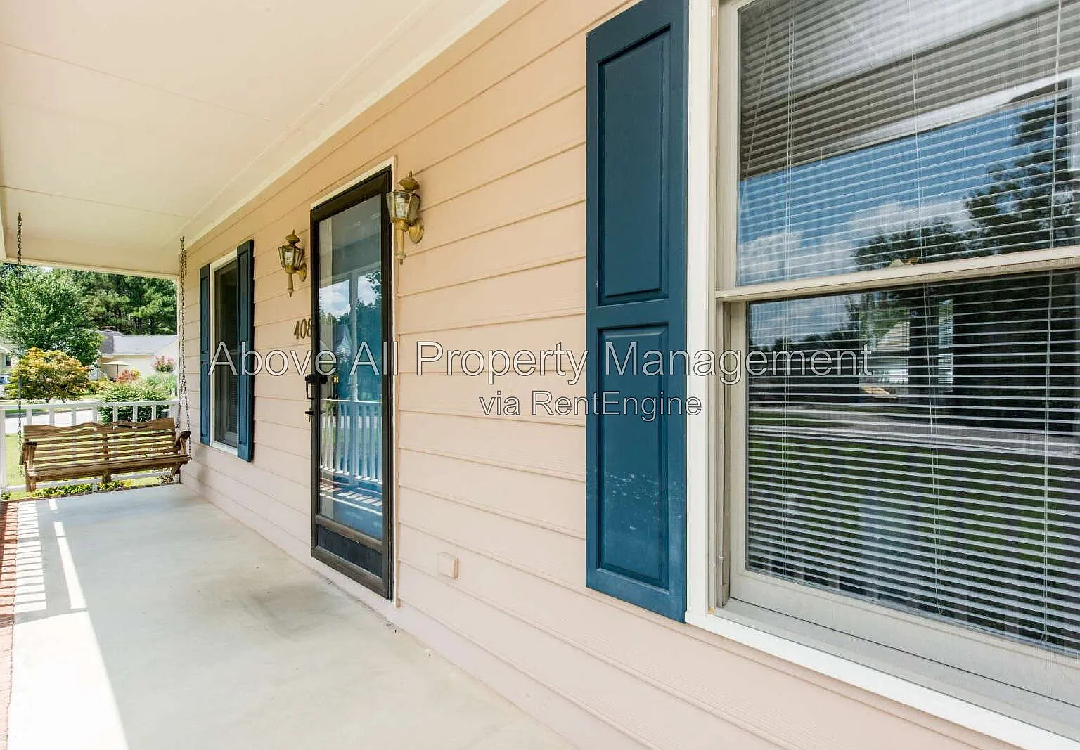 3 bed, 2.5 bath, 1423 sqft, $1,650 — Photo 3