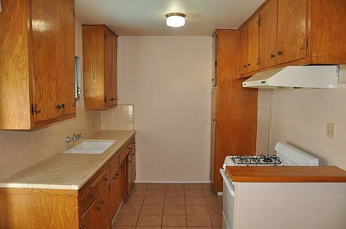 4th image of 1115 Highland Oaks Dr APT 3