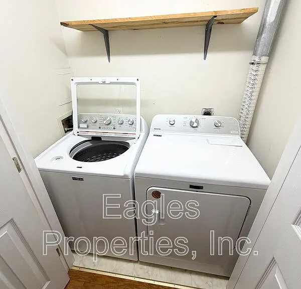 103 N Center St #C — Photo 10