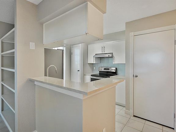 3rd image of 2120 El Paseo St APT 2902