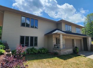 579 Spring Creek Rd S, Red Wing, MN 55066