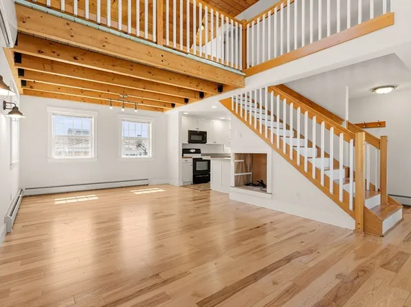 8 58th St, Newburyport, MA 01950