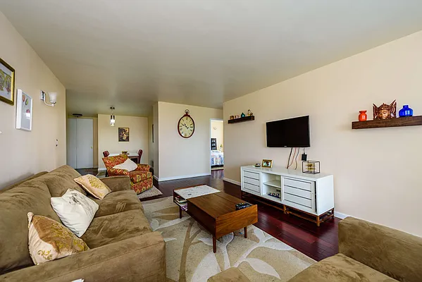 Sold by SBNY RE | media 4