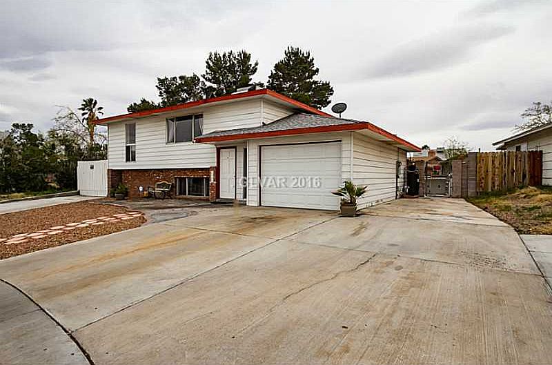 2nd image of 6949 Vienna Way