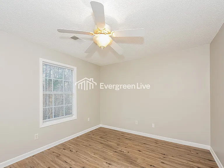 217 Autumn Woods Dr — Photo 9