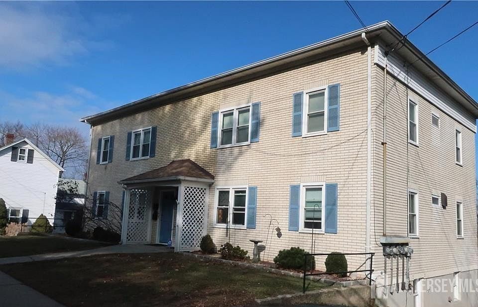 1st image of 110 Deerfield Rd