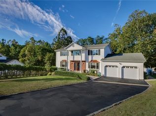 11 Bubenko Dr, Garnerville, NY 10923