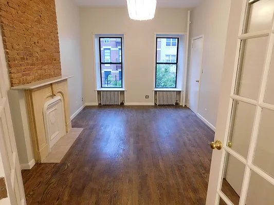 Rented by MQ Realty LLC | media 32