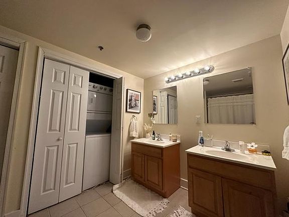 2nd image of 21 E Columbia Ave APT 112