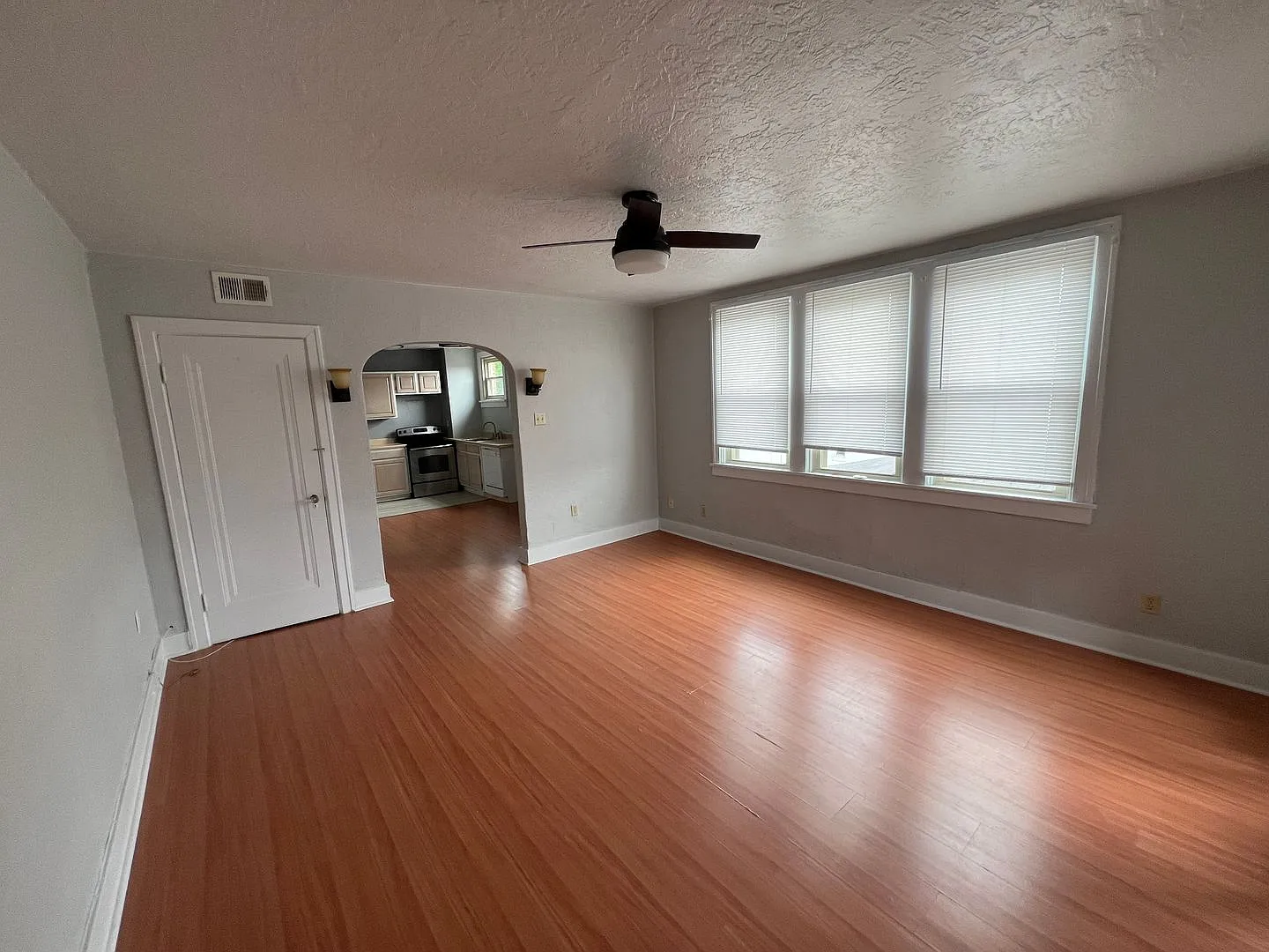119 Central Square — Photo 4