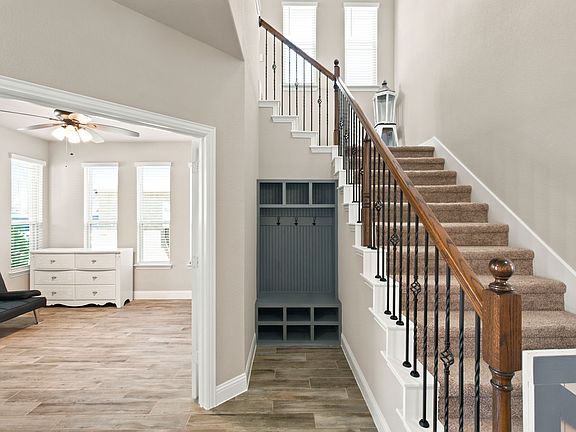 5th image of 1106 Alderwood Dr