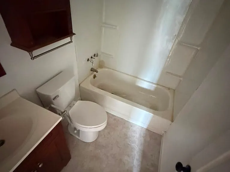114 Spanish Cv — Photo 6
