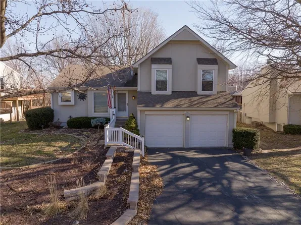 12822 W 108th St, Overland Park, KS 66210