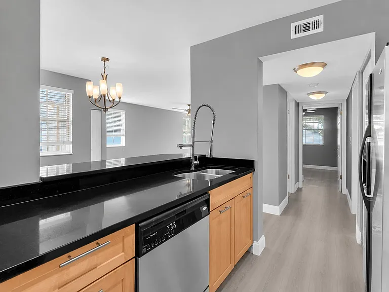 2871 N Oakland Forest Dr #112 — Photo 16