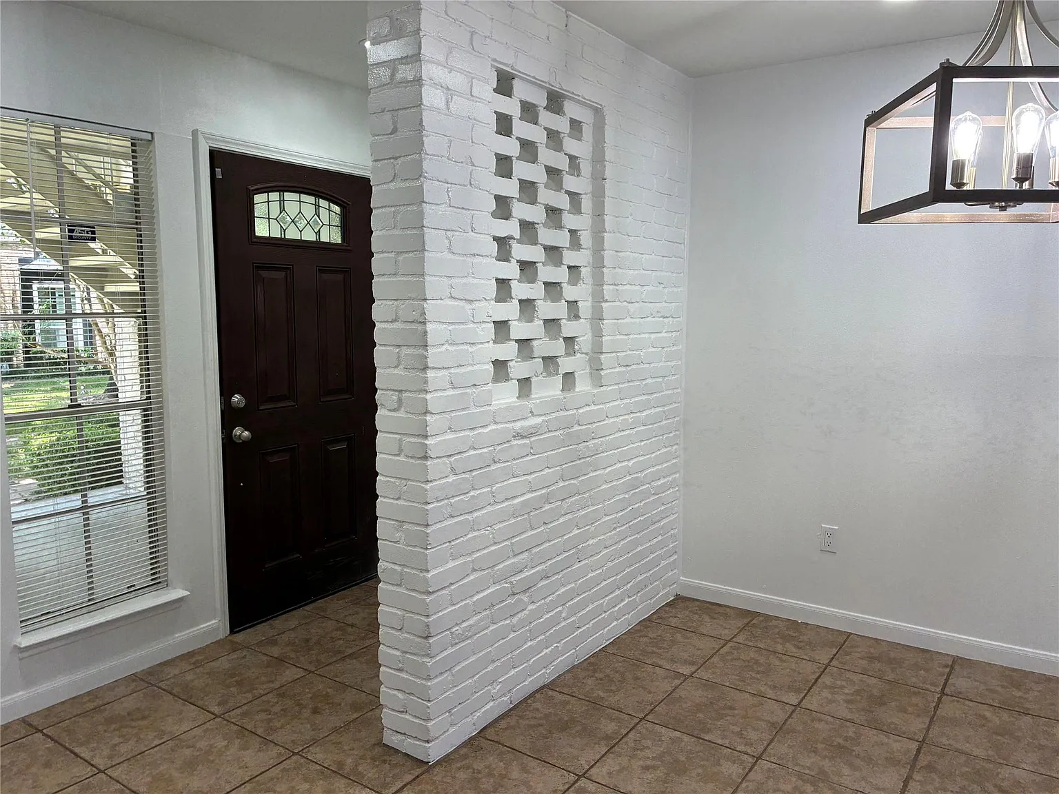 1 bed, 1.0 bath, 903 sqft, $1,600 — Photo 3