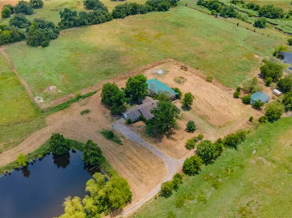 193 County Road 478, Lott, TX 76656