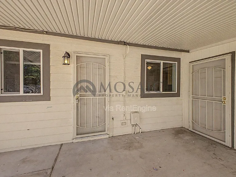 1625 S 74th St — Photo 40