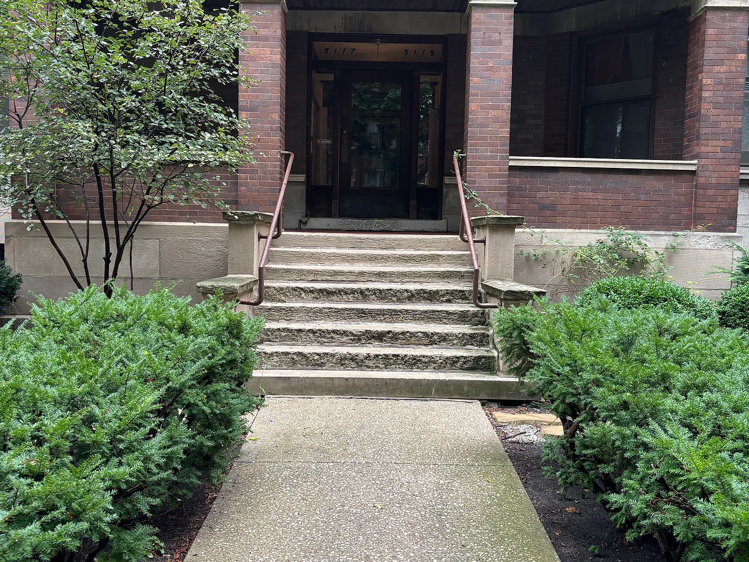 3 bed, 1.5 bath, 2000 sqft, $3,000 — Photo 1