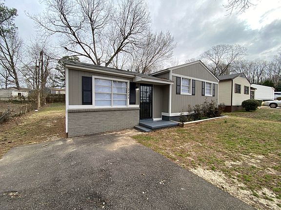 2nd image of 2624 Maverick Ave