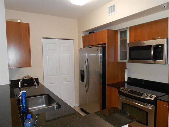 2nd image of 625 Casa Loma Blvd Unit 303