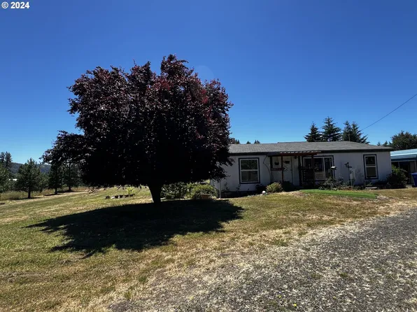 204 Daisy Ln, Roseburg, OR 97471