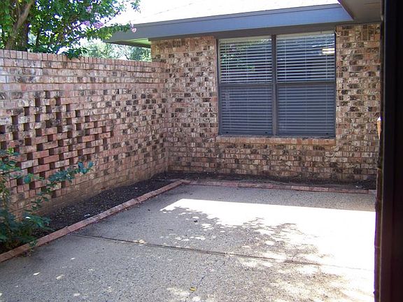 3rd image of 4204 Saint Andrews Dr