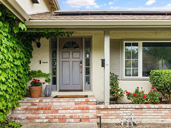 3rd image of 6241 Bridgewood Drive