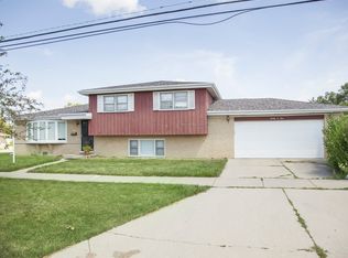 9001 N Joey Dr, Niles, IL 60714