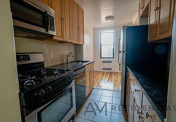 4th image of 2147 E 17th St APT 3k