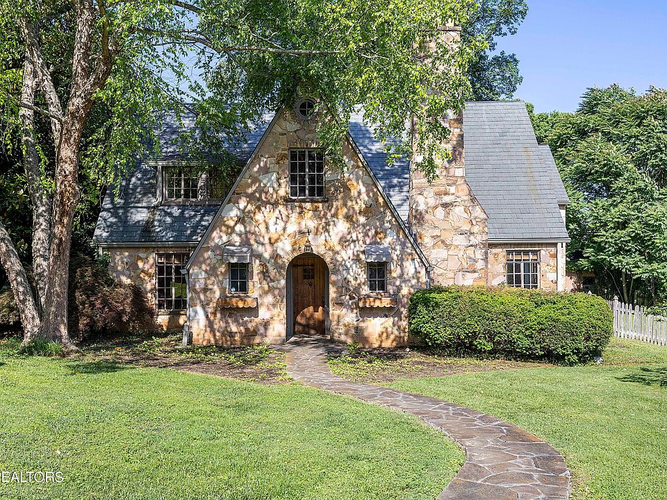 1st image of 1002 E Nokomis Cir