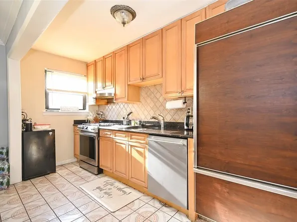 72-08 150th Street image 6 of 14