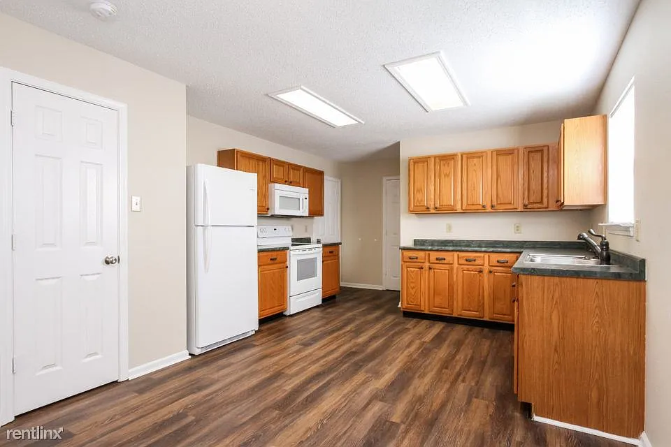 8804 Story Dr photo 1
