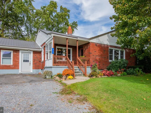 417 E Valley Rd, Loganton, PA 17747