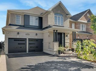 7 Newington Cres, Brampton, ON L6P3G3