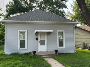 1109 East Ave, Holdrege, NE 68949