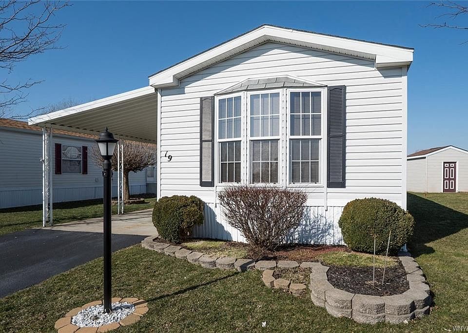 1st image of 19 Lavender Ln
