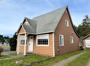 945 2nd St SE, Bandon, OR
