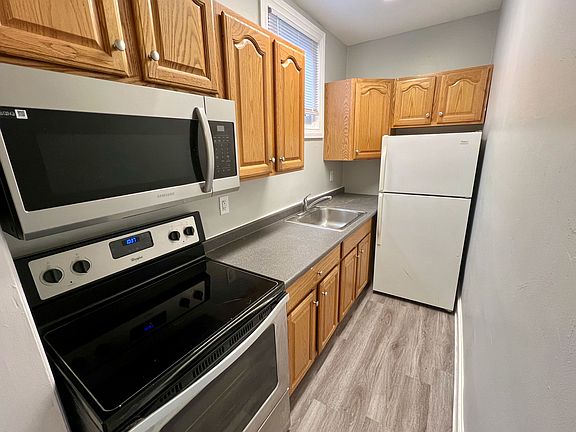 2nd image of 1311 W 13th St APT 2