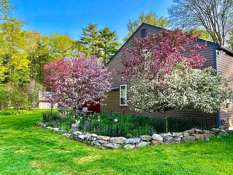 32 Sandown Road, Danville, NH 03819 MLS 4956106 Zillow