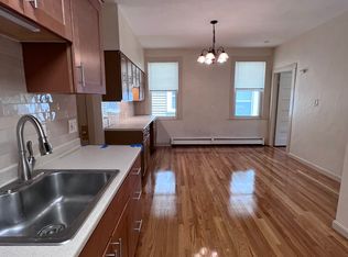 498 Lincoln Ave UNIT 2L, Saugus, MA 01906