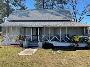 72 Bostwick St, Willacoochee, GA 31650