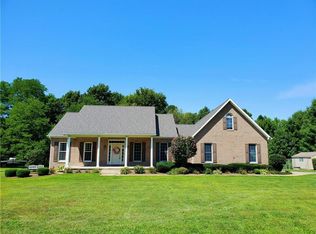 9086 E Lake Rd, North East, PA 16428