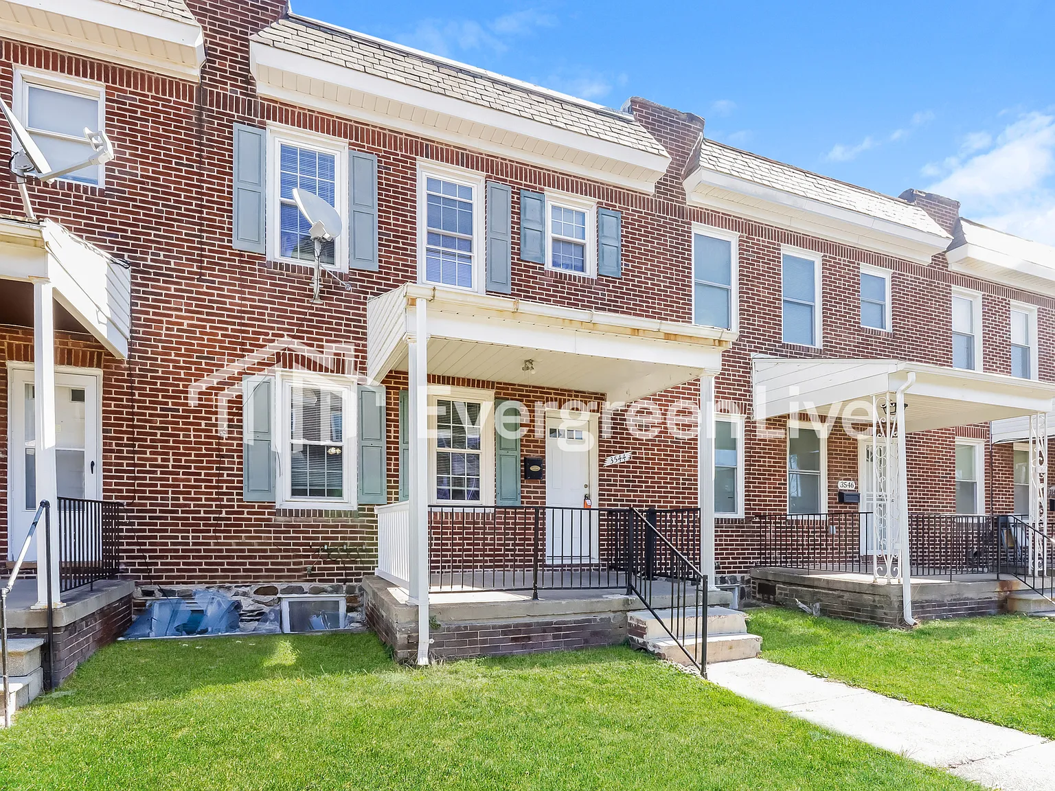 3 bed, 1.5 bath, 1200 sqft, $1,635 — Photo 2