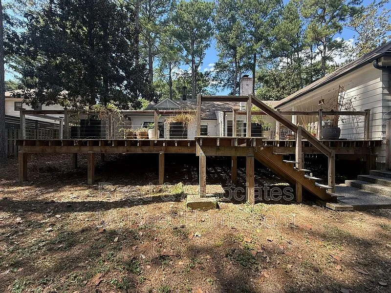 5 bed, 3.5 bath, 3590 sqft, $3,595 — Photo 3