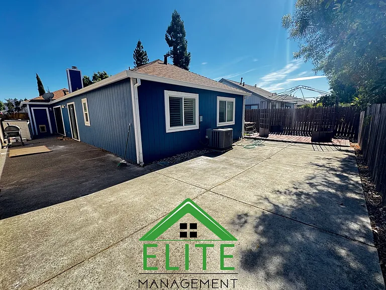 7209 Sutherland Way — Photo 11